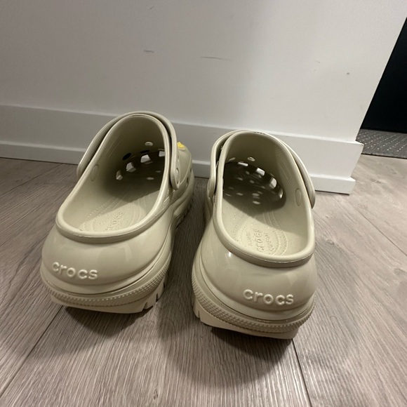 Platform crocs (jibitz included :) - Picture 3 of 3